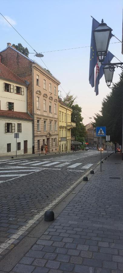 Endless Chanson Zagreb Bagian luar foto