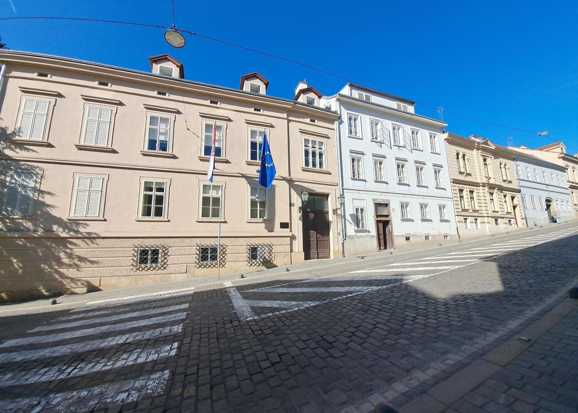 Endless Chanson Zagreb Bagian luar foto
